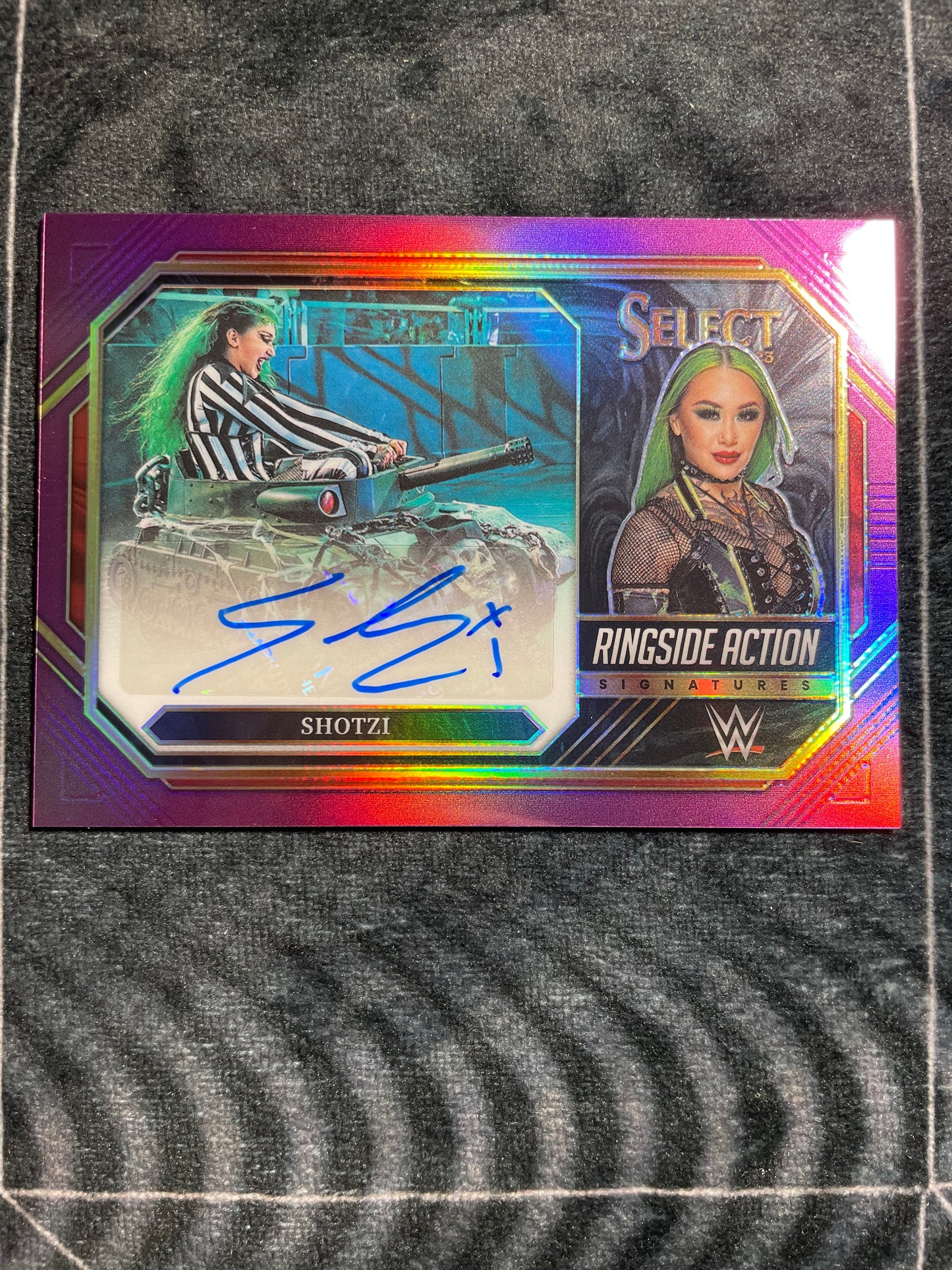 2023 PANINI SELECT WWE PURPLE PRIZM RINGSIDE ACTION AUTO SHOTZI 05/35